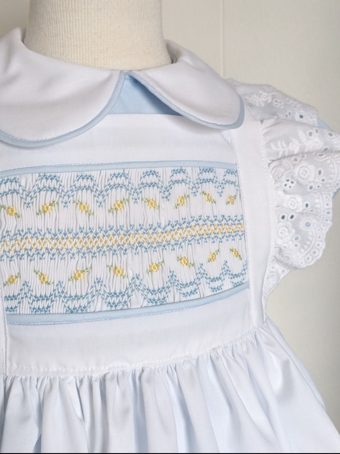 Vestido branco smocked para me - Baby Clothing Dresser avaliação e preço